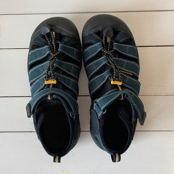 Keen Big Kids' Size 3 Newport H2 Waterproof shoes - Picture 4 of 6